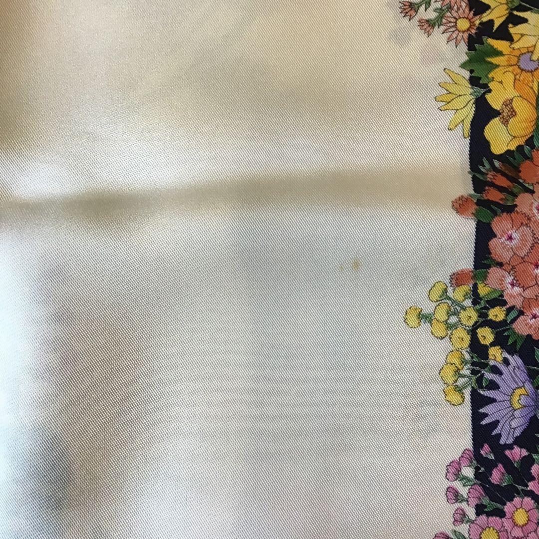 グッチ　GUCCI フローラ　シルクスカーフ オールドグッチ　ビンテージ　花柄