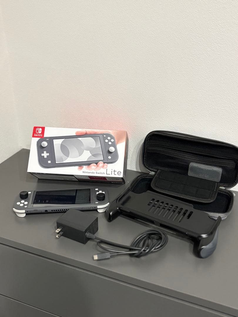 ニンテンドーswitchライト　グレー