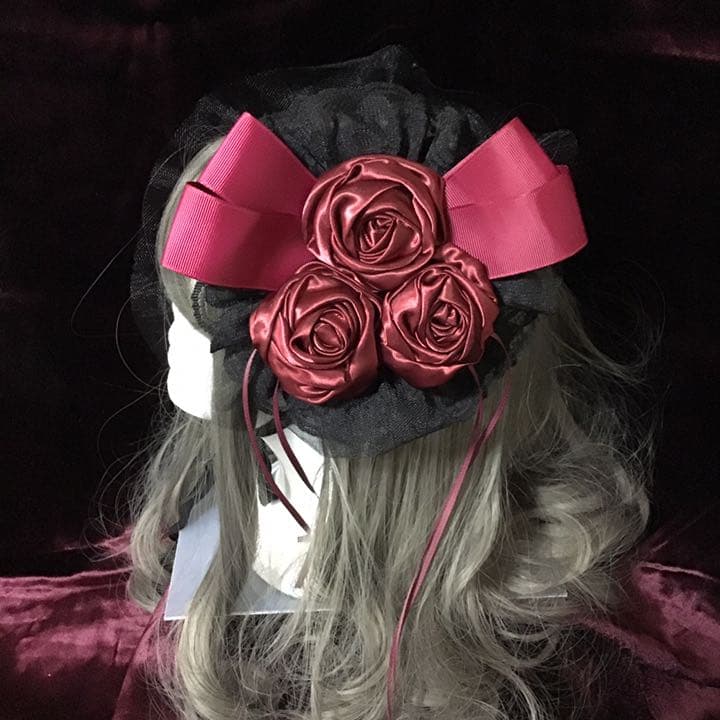 赤薔薇の円形ヘッドドレス