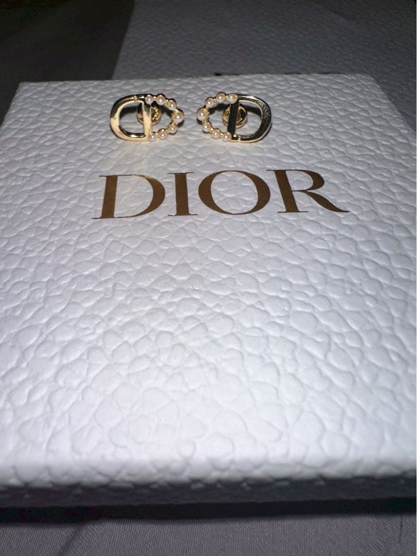 Dior CDロゴ パール付き ピアス ゴールド