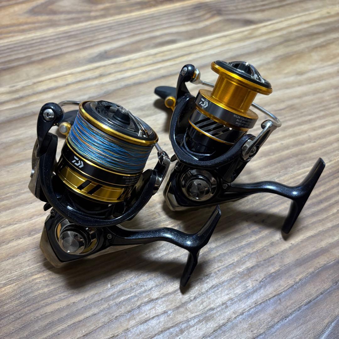 ダイワ　20レブロスLT2500D 18レガリスLT4000D-CXH