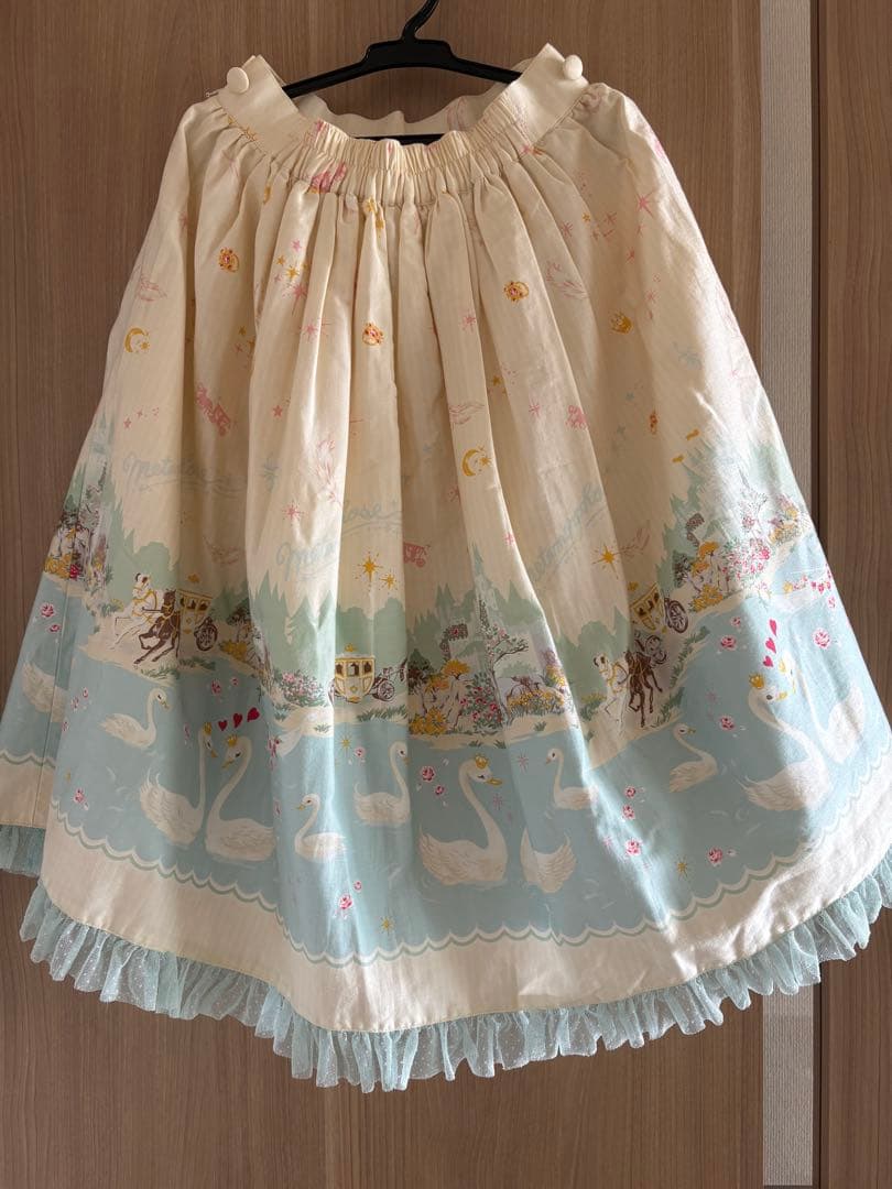 メタモルフォーゼ　スワンレイクスカート