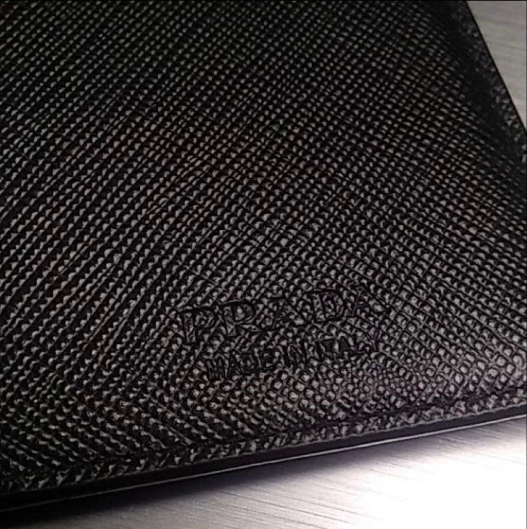 PRADA プラダ　長財布　サフィアーノ