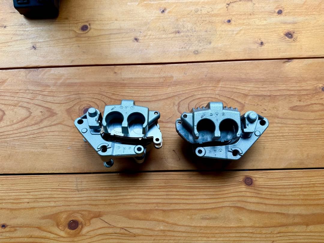 プ*ヨ様 売り切り！ハーレー　純正フロントブレーキキャリパーset メンテナンス