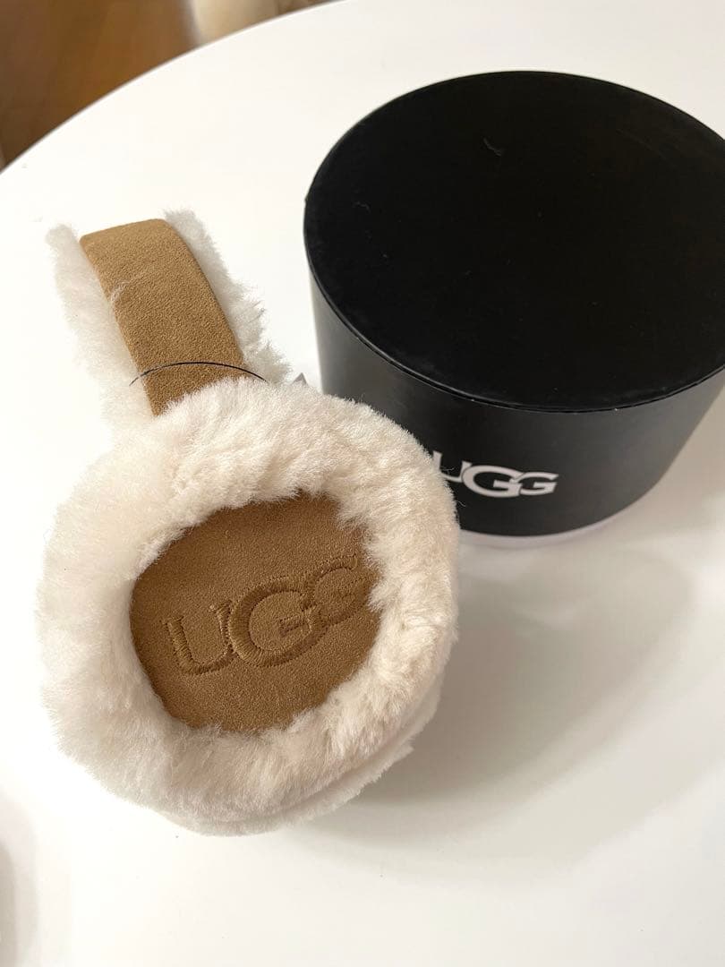 新品箱付き UGG イヤーマフ W シープスキン エンブロイダリー チェスナット