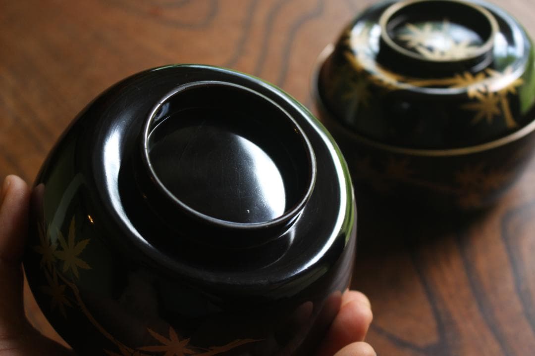 時代金縁黒漆に優美な紅葉蒔絵の映える煮物椀2点（検輪島塗蒔絵椀