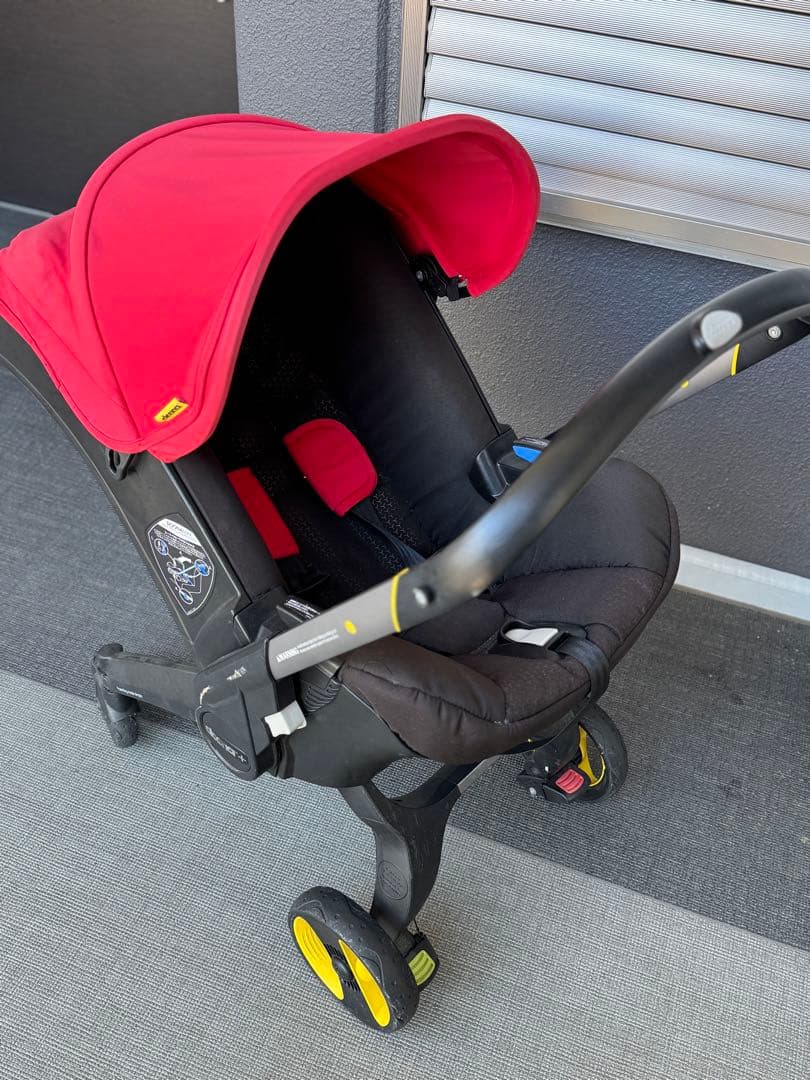 【たのメル便】doona 折りたたみ式 ベビーカー レッド