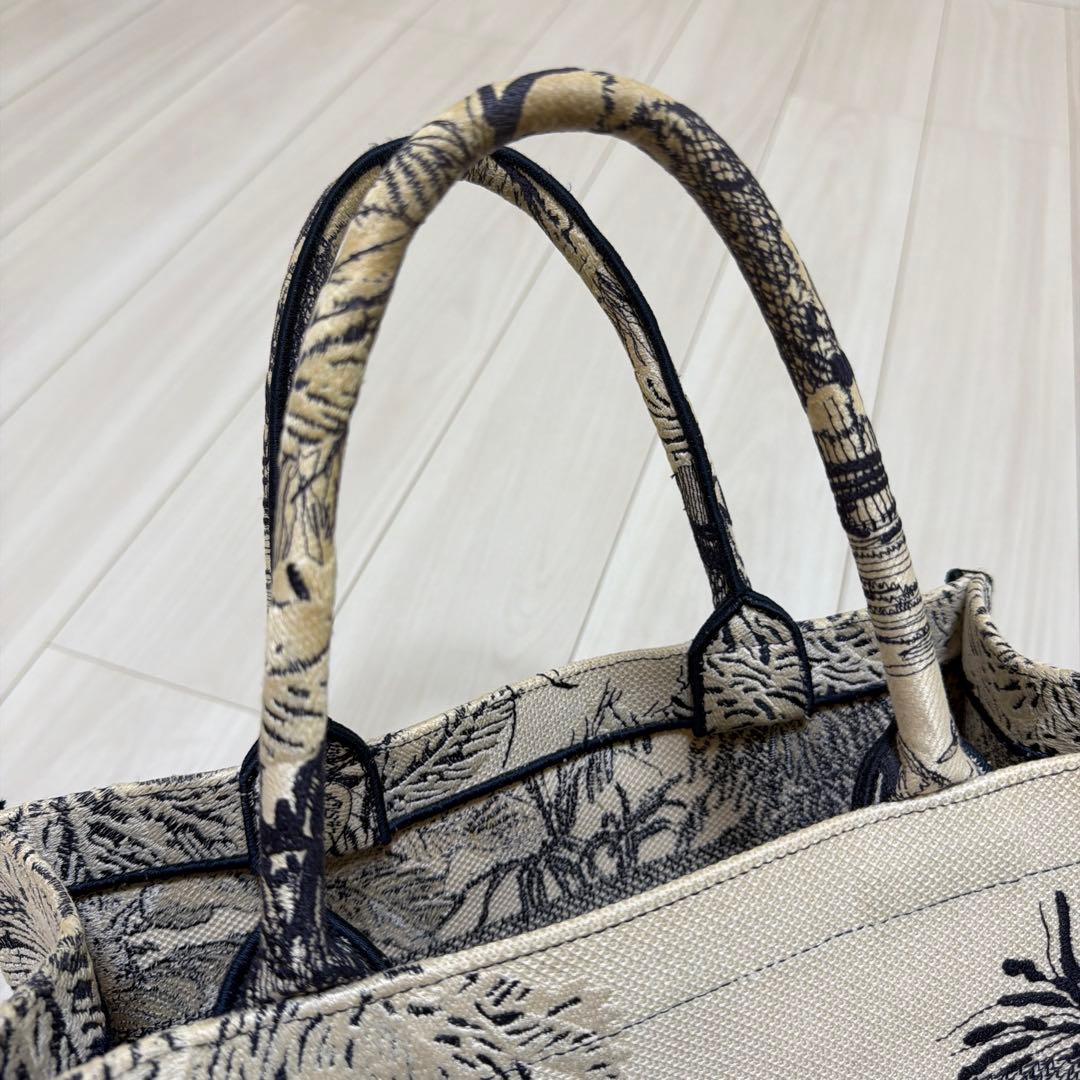 【みるみるちゃん】DIOR ディオール ブックトート ミディアム