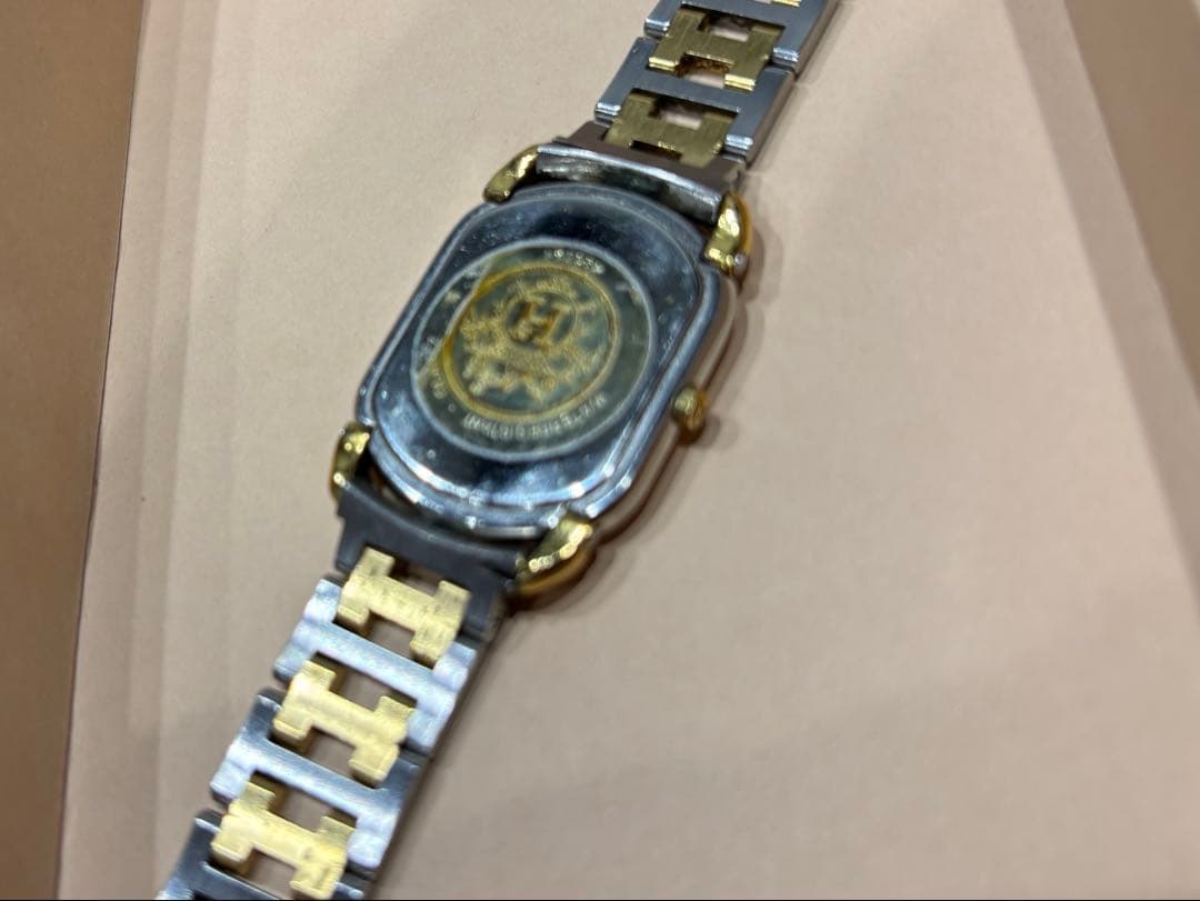 今だけ安いHERMES ラリー　ライトイエロー文字盤 Hバンド　時計　トノー