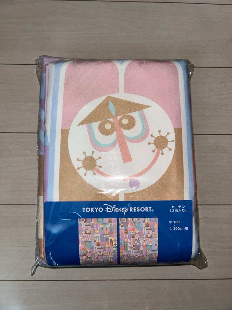 ディズニーリゾート　イッツスモールワールド　カーテン　完売品　限定