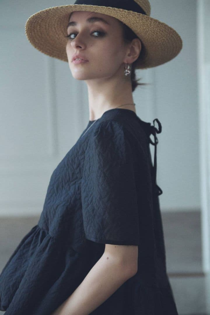 新品BlueleaブルレアSilky jacquard balloon tops