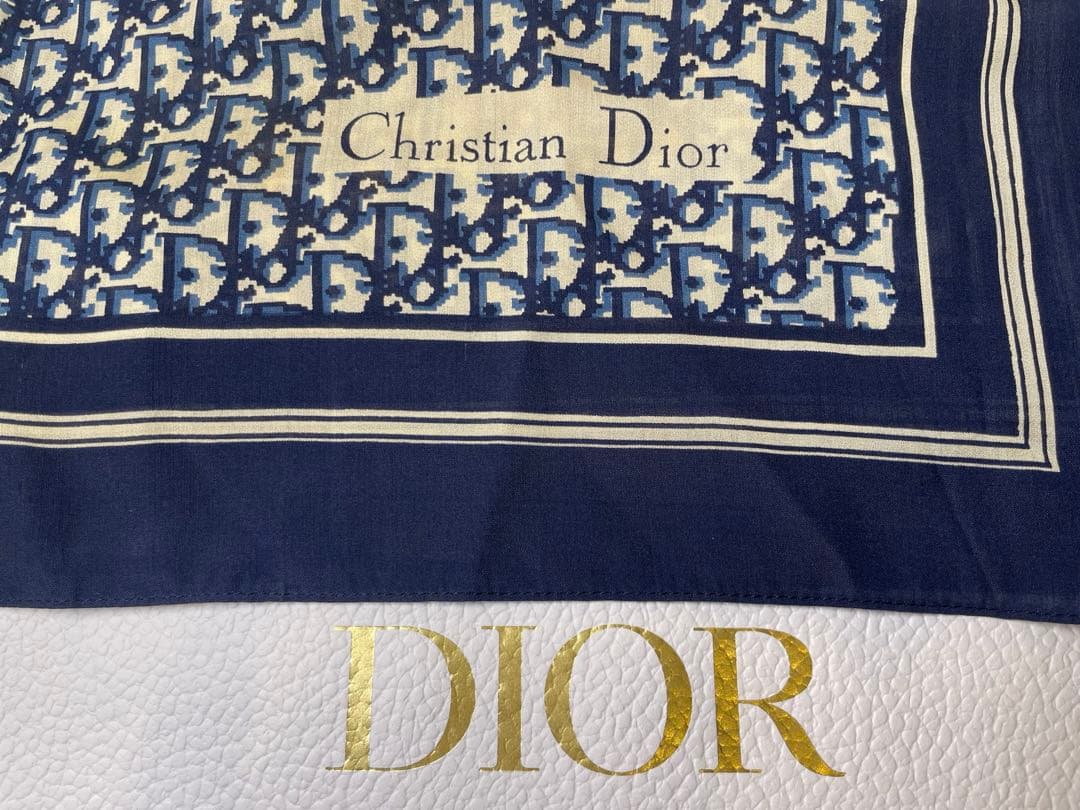 【美品】Christian Dior スカーフ ネイビー　タグ付き　56× 56
