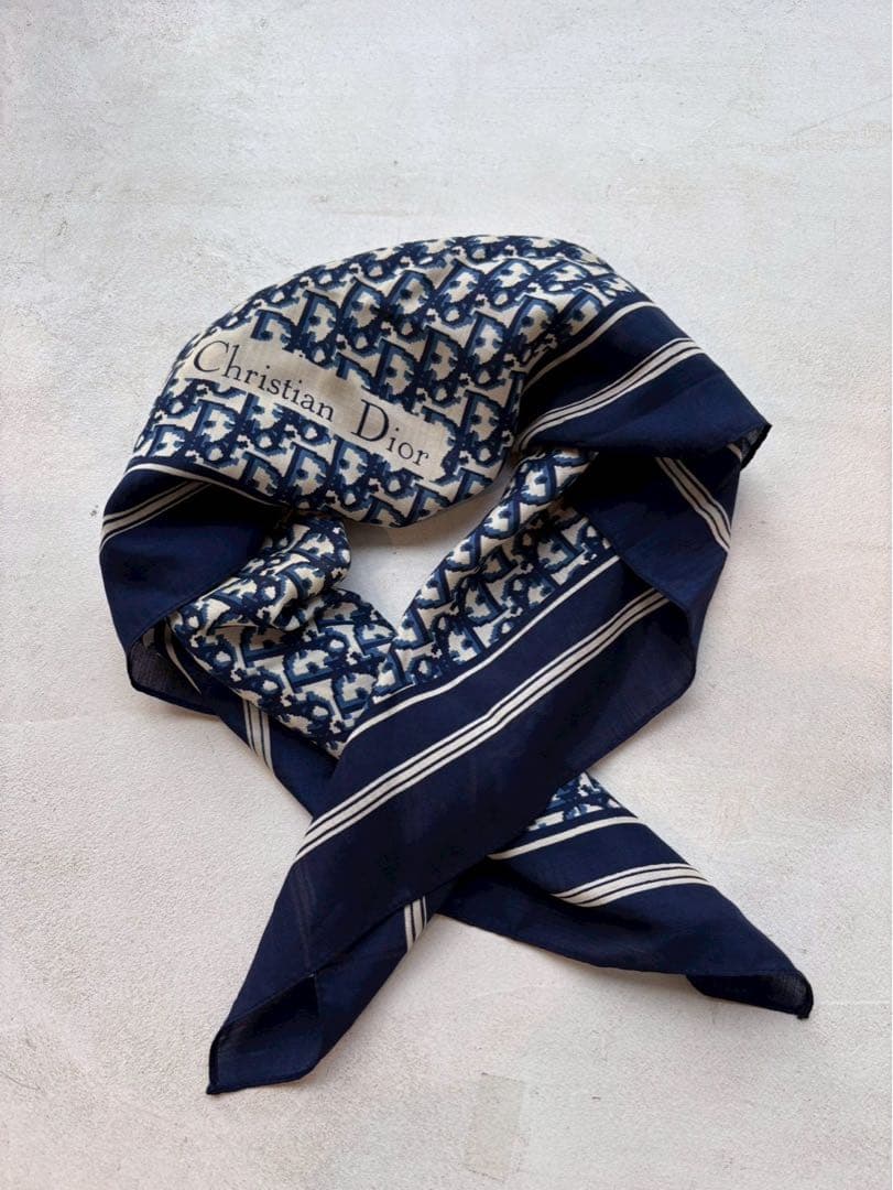 【美品】Christian Dior スカーフ ネイビー　タグ付き　56× 56