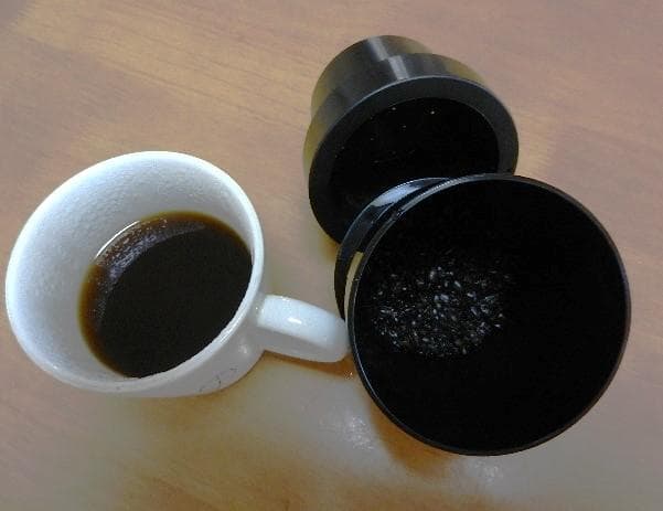 ブラジル製の希少なビンテージ手動式動輪コーヒーミル