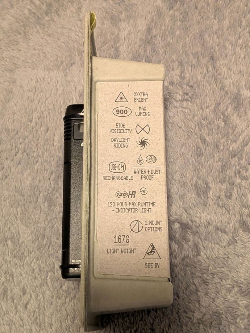 KNOG BLINDER 900 フロントバイクライト