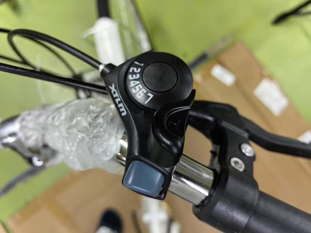 折りたたみ自転車 6段変速２６インチ ミニベロ ママチャリカゴ付 折り畳み【白】