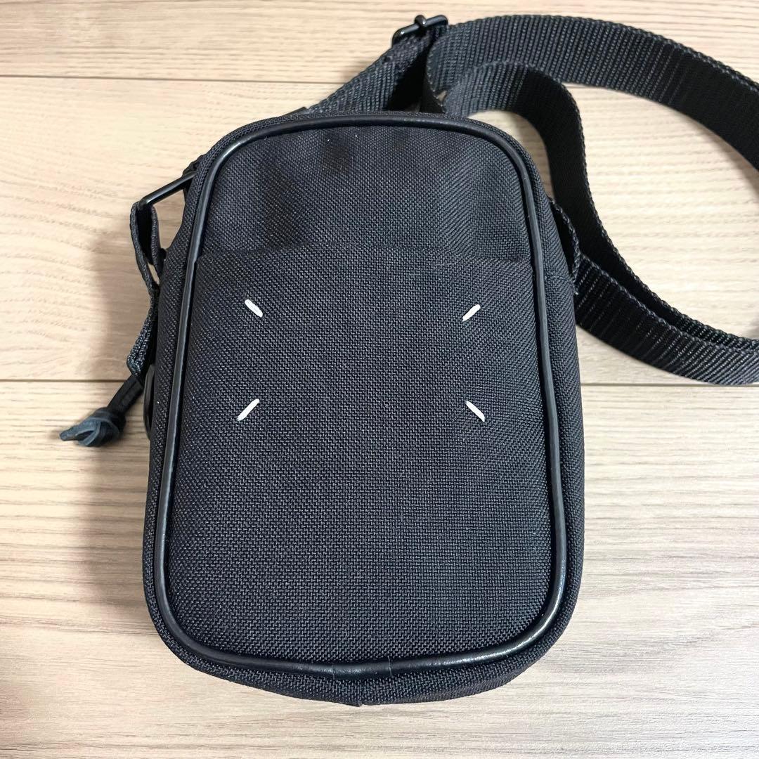 未使用・超格安/メゾンマルジェラ　ショルダーバッグ　4ステッチ　ナイロン　黒