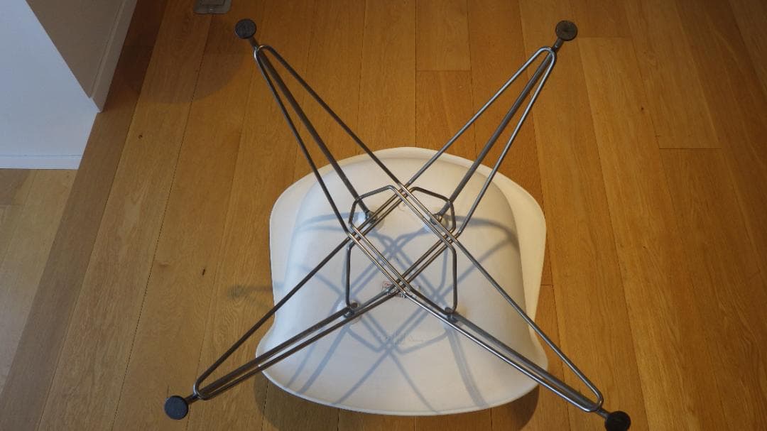 イームズ　プラスチックシェルアーム６　ホワイト