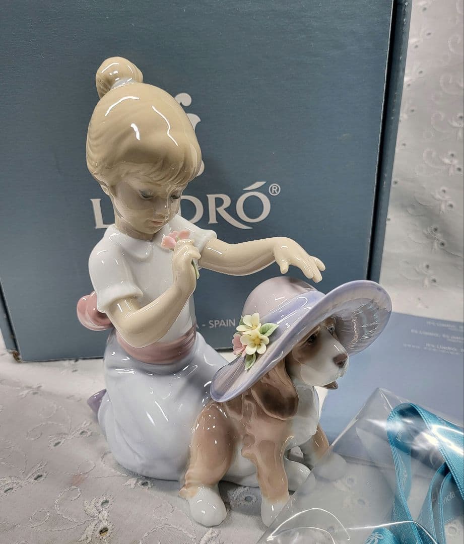 未使用近✨リヤドロ「おめかししようね」 6862 置物 オブジェ 箱 少女 犬