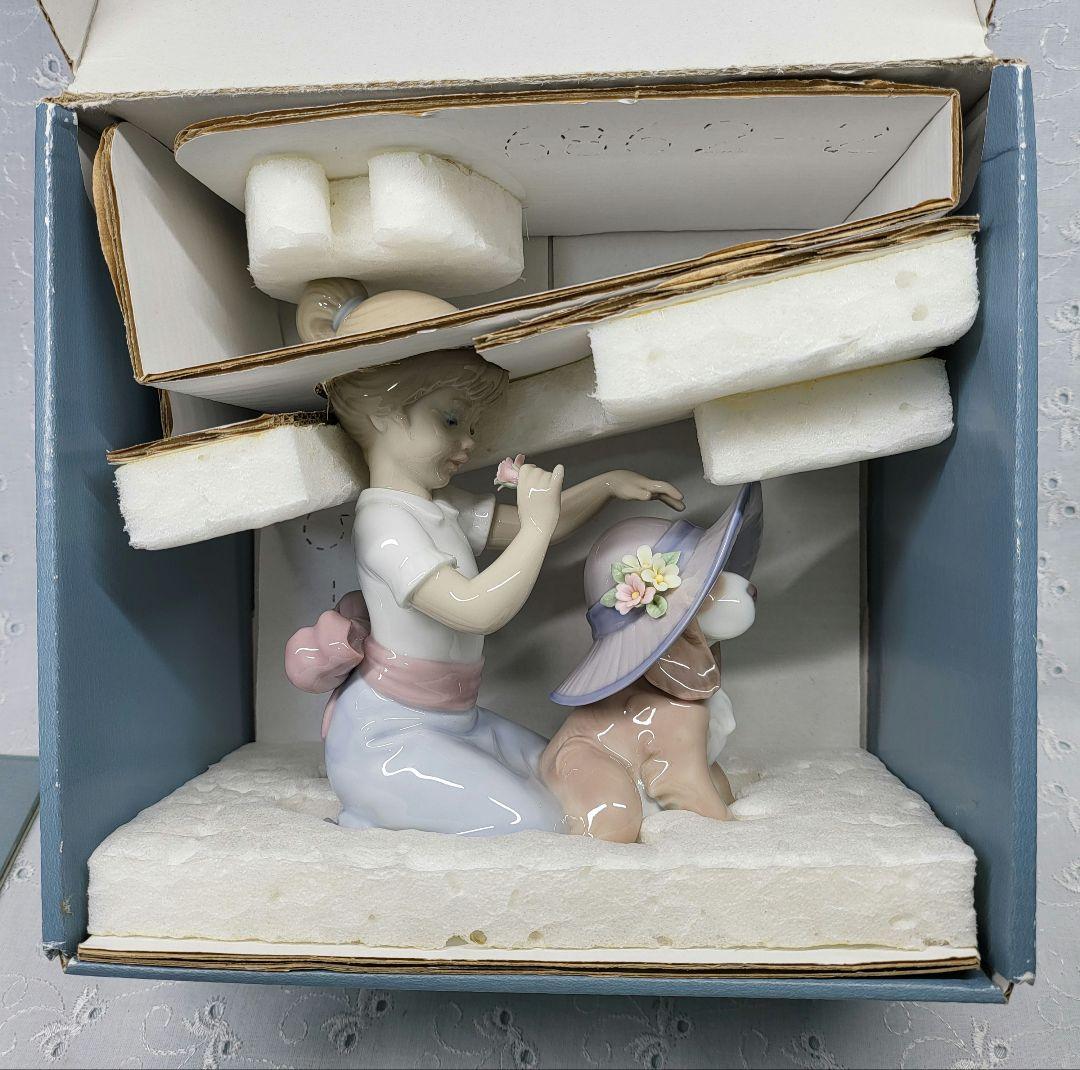 未使用近✨リヤドロ「おめかししようね」 6862 置物 オブジェ 箱 少女 犬