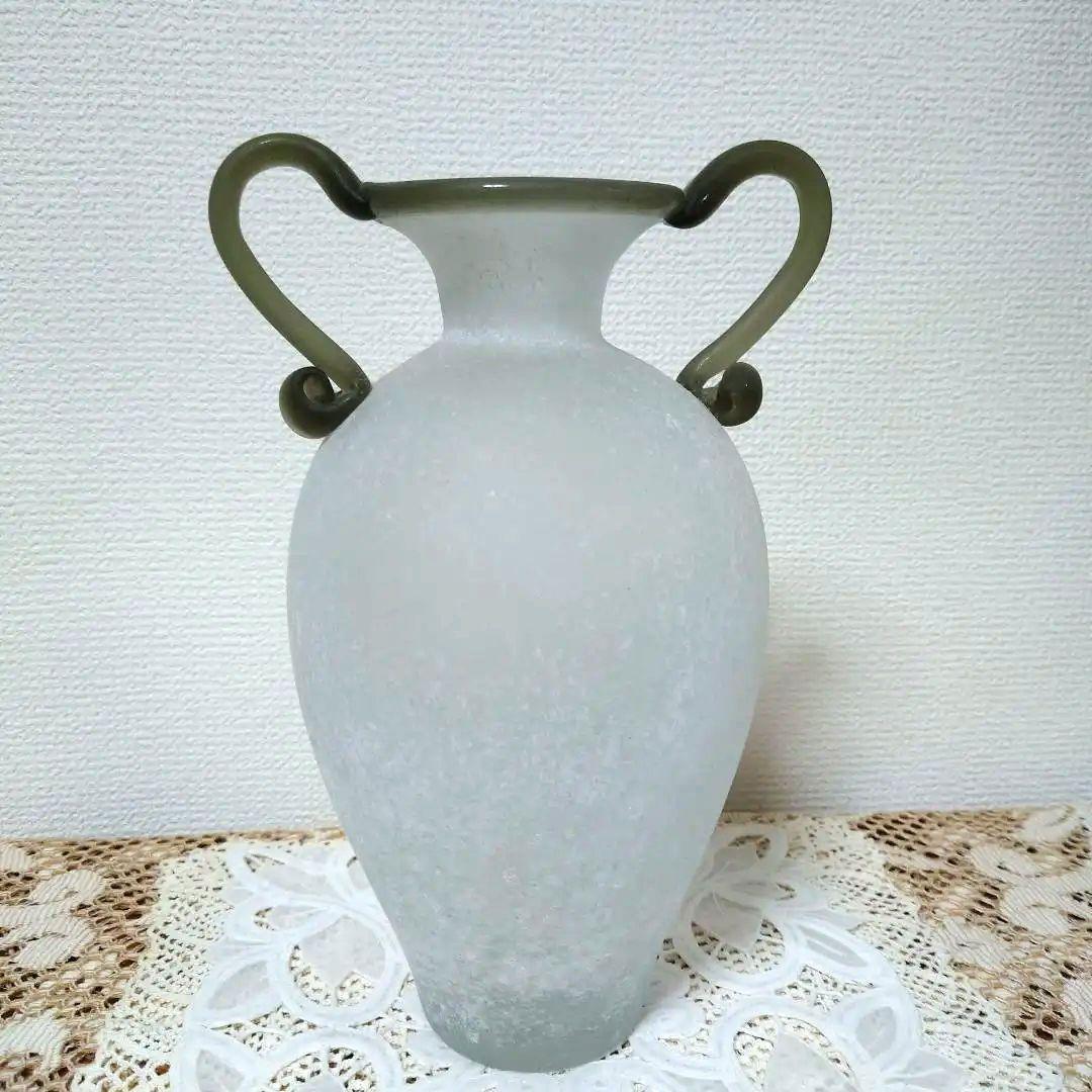 琉球ガラス　花瓶　2000年代ビンテージ　白色磨りガラスグレーハンドル