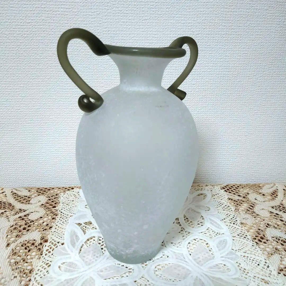琉球ガラス　花瓶　2000年代ビンテージ　白色磨りガラスグレーハンドル