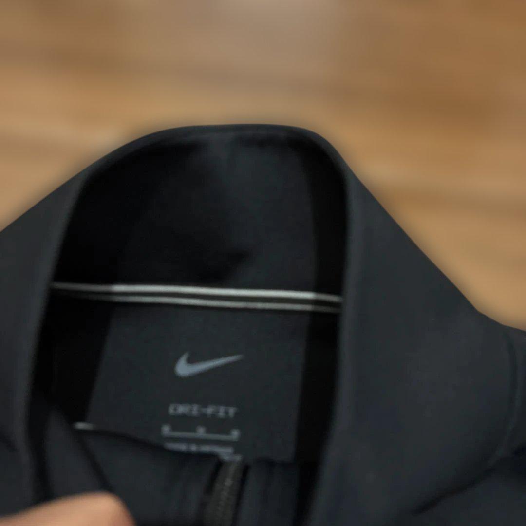 Nike テニスウェア　ブラックジャージ