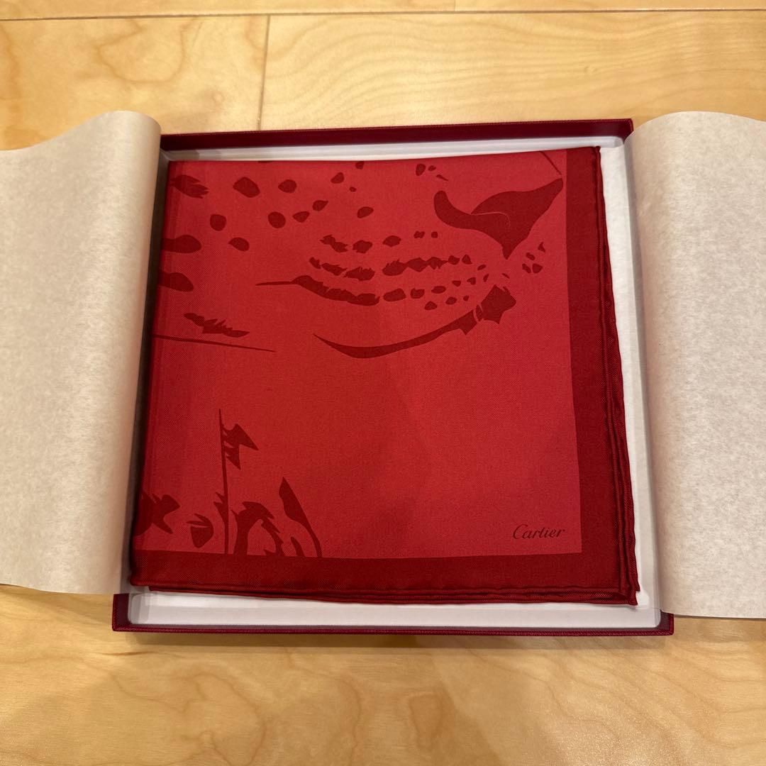 カルティエ　パンテール柄シルクスカーフ