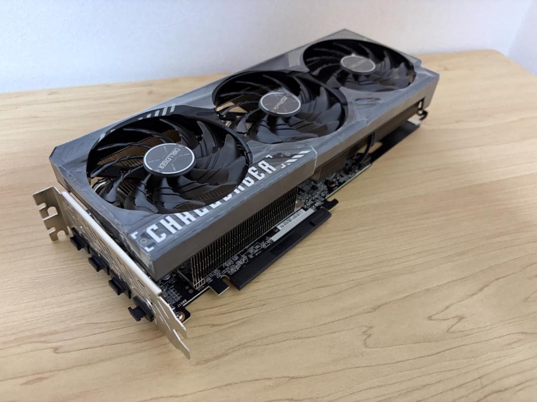 グラフィックボード・グラボ・ビデオカード Asrock Radeon RX 9070 XT Challenger 16GB