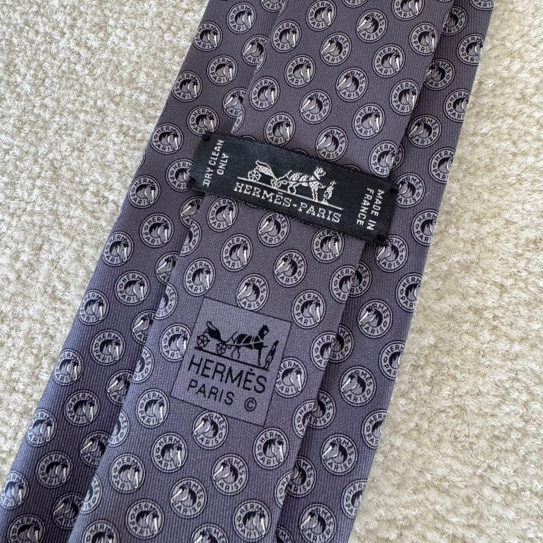 HERMES グレー ネクタイ シルク製