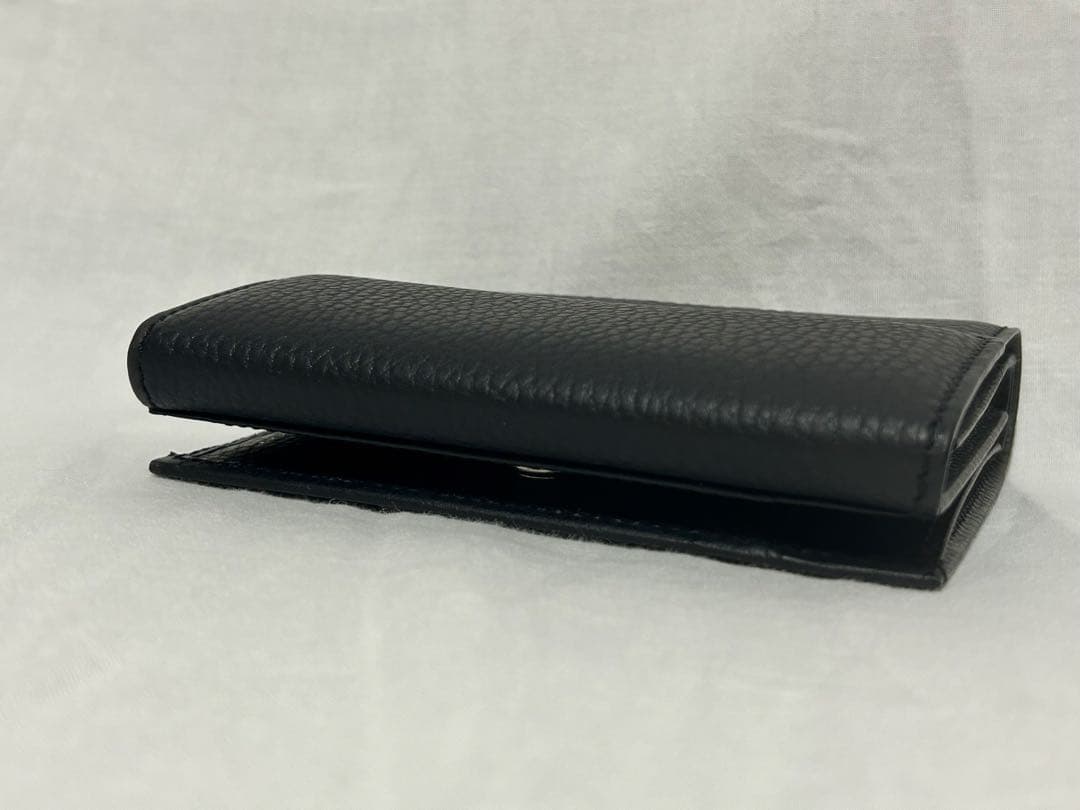 新品　BURBERRY ブラック 二つ折り財布