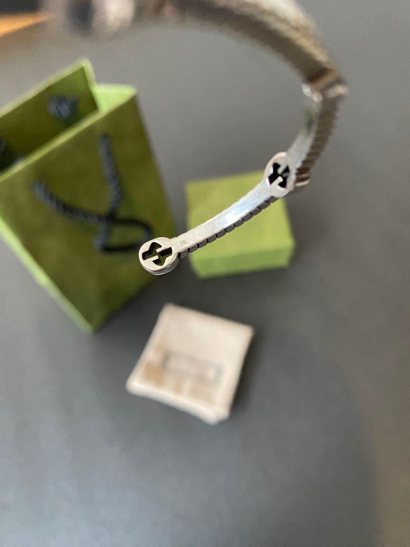 【正規品⭕️】GUCCI グッチ　インターロッキングGバングル　ブレスレット