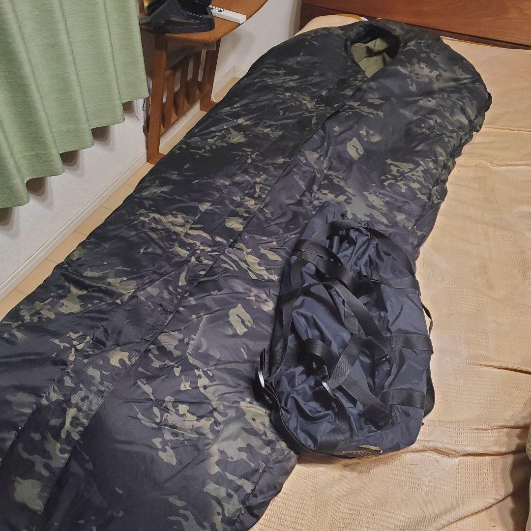 限定品　CARINTHIA　カリンシア　ディフェンス4 Mサイズ　ブラックカム