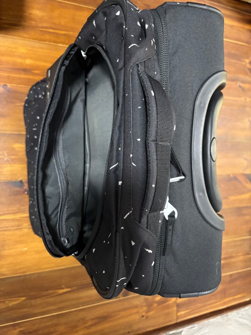 Dakineキャリーオンローラーバッグ 42l