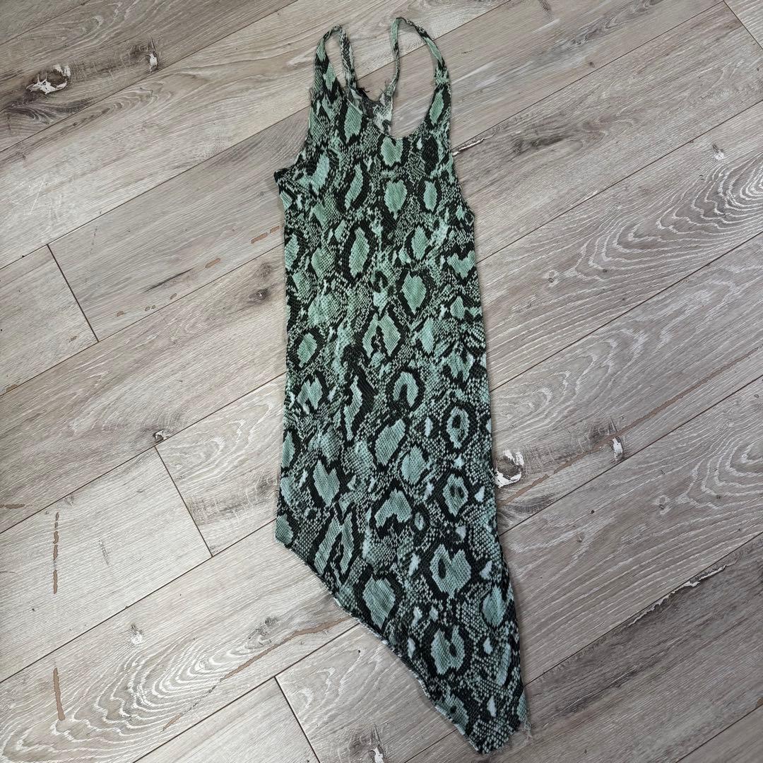 L.G.B ルグランブルー ヘビ柄グリーンタンクトップ