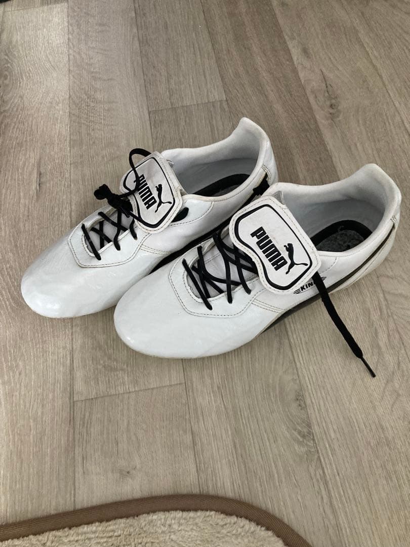 PUMA ホワイト サッカーシューズ スパイク