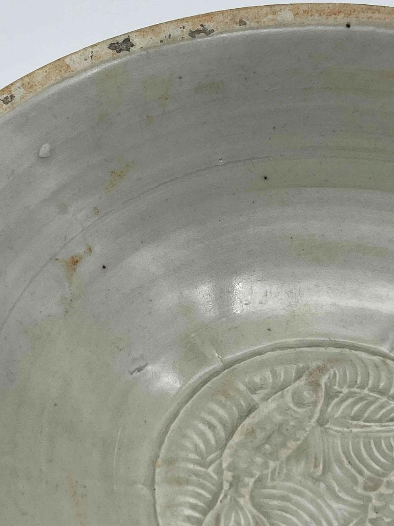 宋時代　定窯　白磁刻魚文茶碗　影青　景徳鎮　唐物　古賞物(C-73)