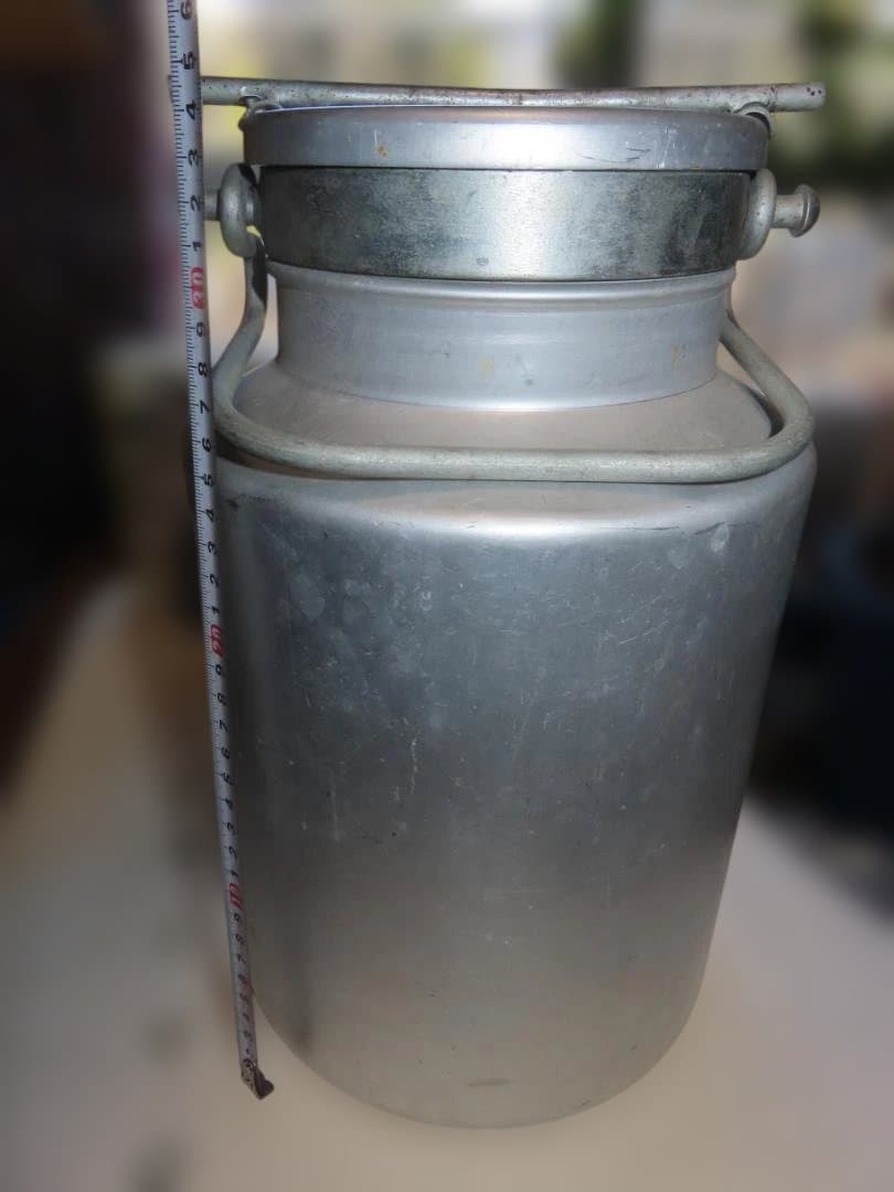 希少なイタリア製 アルミ ミルク缶 金属容器 古道具