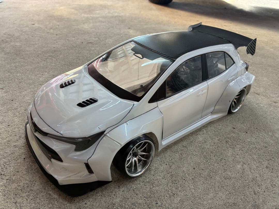 中古、アディクション　カローラスポーツ　ボディーのみ。