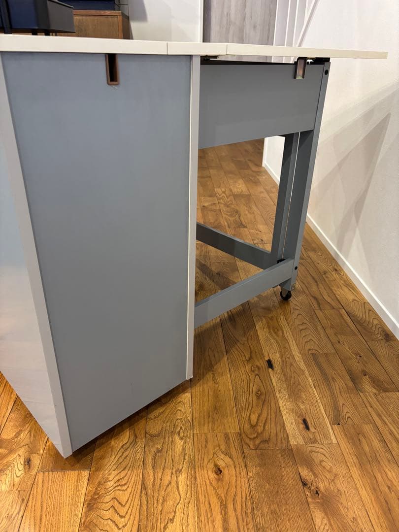 SINGER 折りたたみ式　作業台　キャスター付き　送料込み