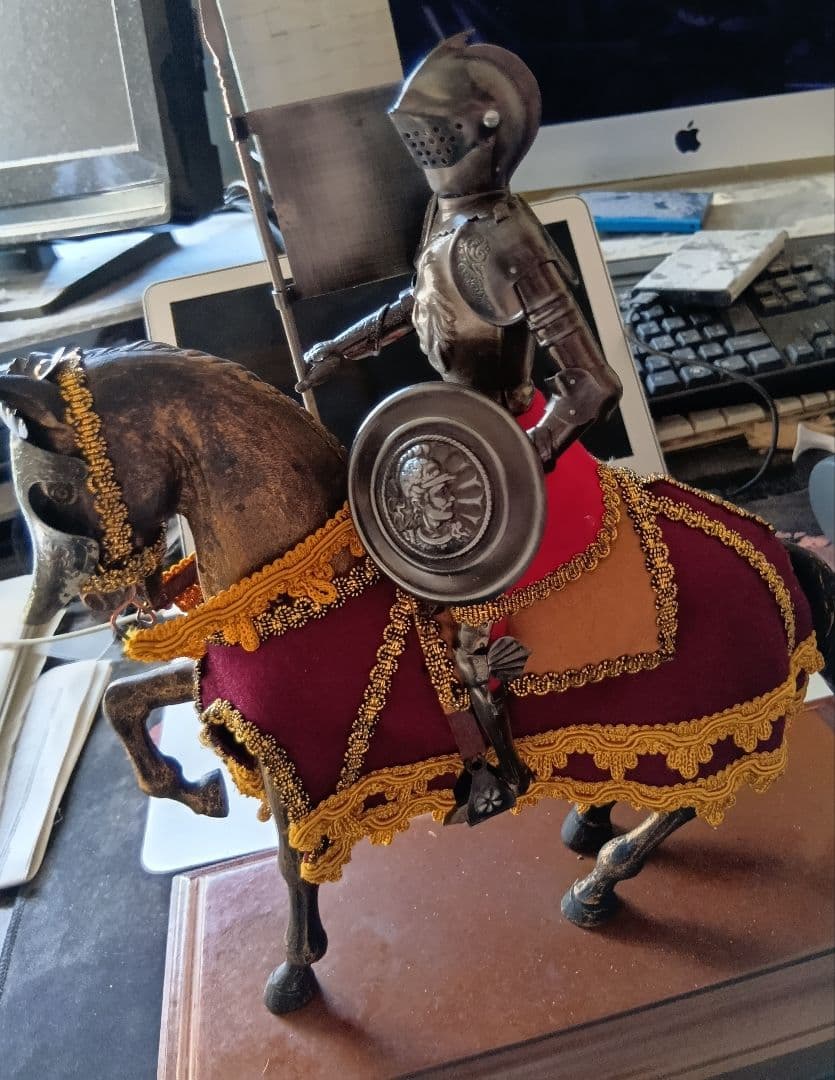 【岡部】ドン・キホーテとロシナンテの金属+木工？製置物