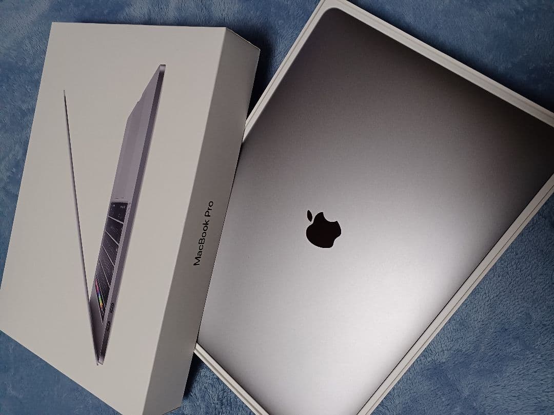 32GB 4TB MacBookPro 15インチ 美品 不具合なし i9