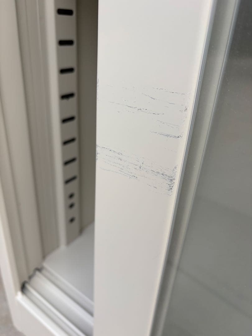 スチール書庫　事務用品　鍵付き　事務　収納　棚