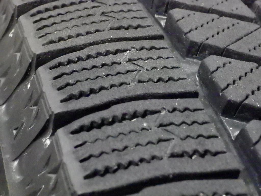 札幌発 205/55R16 BS VRX3 スタッドレス 4本SET 着払い