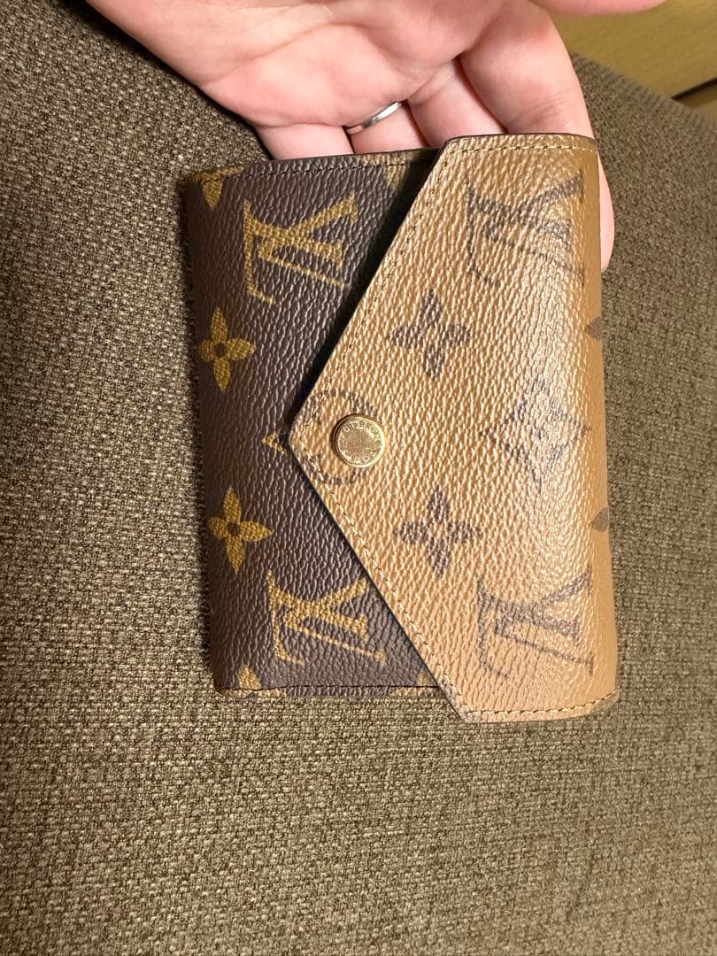 ルイ・ヴィトン財布　ポルトフォイユ・ヴィクトリーヌ