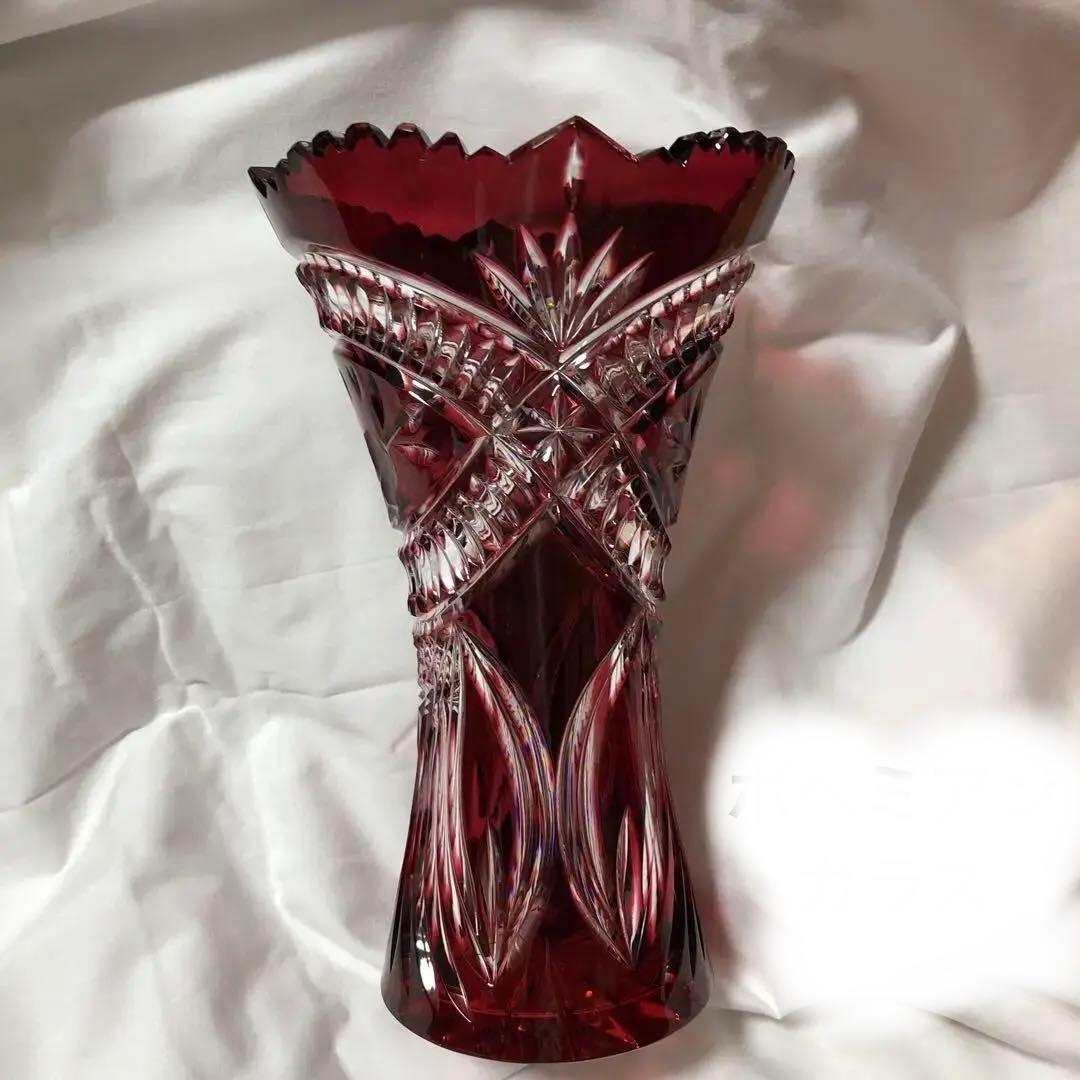 ボヘミアン？ドレスデン？ガラス　 赤色被せ切子　フラワーベース　花瓶