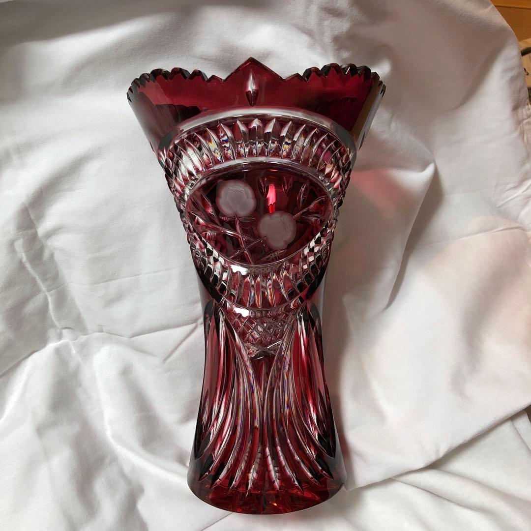 ボヘミアン？ドレスデン？ガラス　 赤色被せ切子　フラワーベース　花瓶