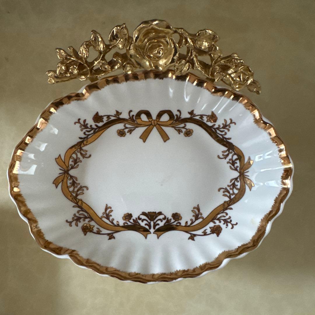 ソープディッシュ　アクセサリートレイ　リボンモチーフ　マトソン アンティーク調