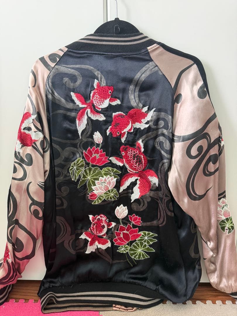 【雅結】 和柄リバーシブル　スカジャン 金魚と蓮の花&龍虎　刺繍　スーベニア