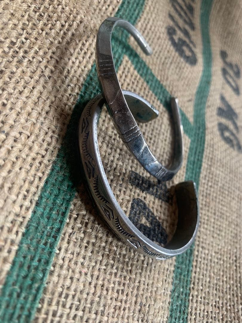 シルバー エッチング模様 カフバングル 2個セットインディアンジュエリー